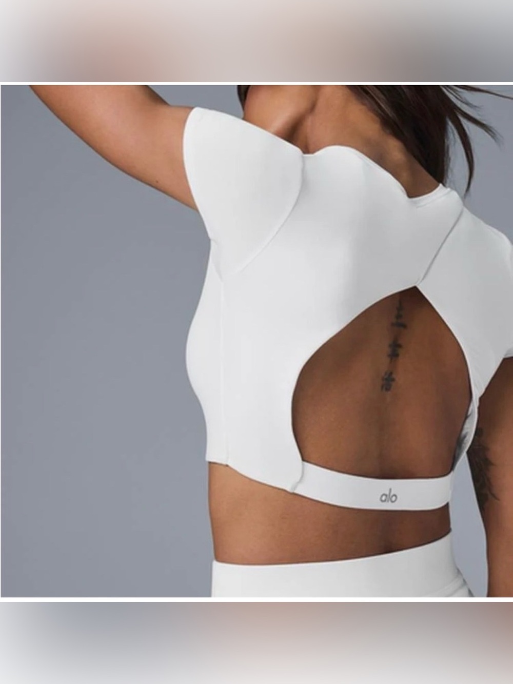 AUTHENTIC ALO YOGA White Open Back Cropped Top Short Sleeve Activewear Size S - Picture 3 of 10